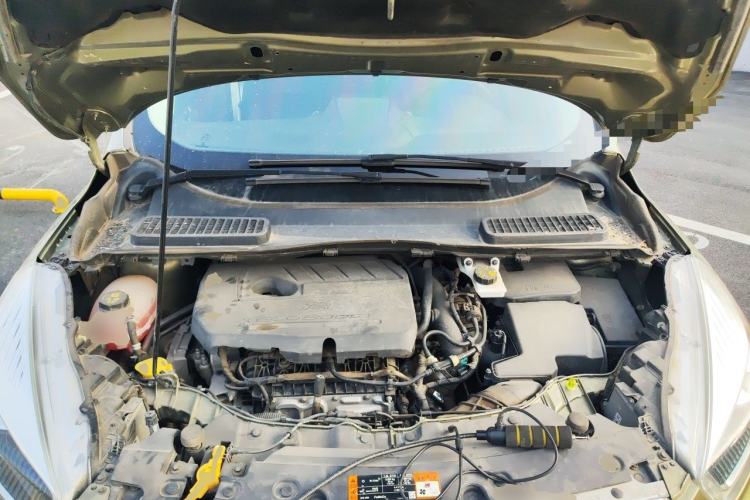 Used Ford Kuga 2017 EcoBoost 180 Two-Wheel-Drive Tiger Leap Model Engine Bay