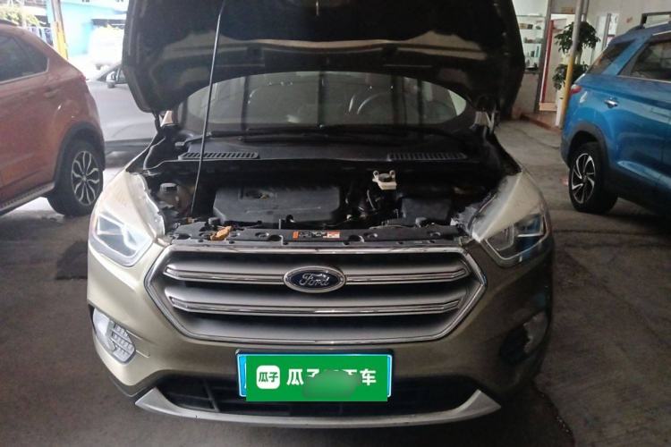 Used Ford Kuga 2017 EcoBoost 180 Two-Wheel-Drive Tiger Leap Model Engine Bay