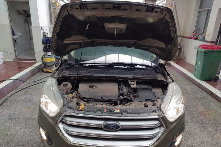 Used Ford Kuga 2017 EcoBoost 180 Two-Wheel-Drive Platinum Edition Engine Bay