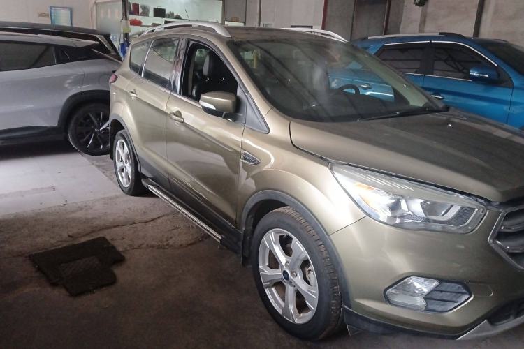 Used Ford Kuga 2017 EcoBoost 180 Two-Wheel-Drive Tiger Leap Model Front Right 45 Deg
