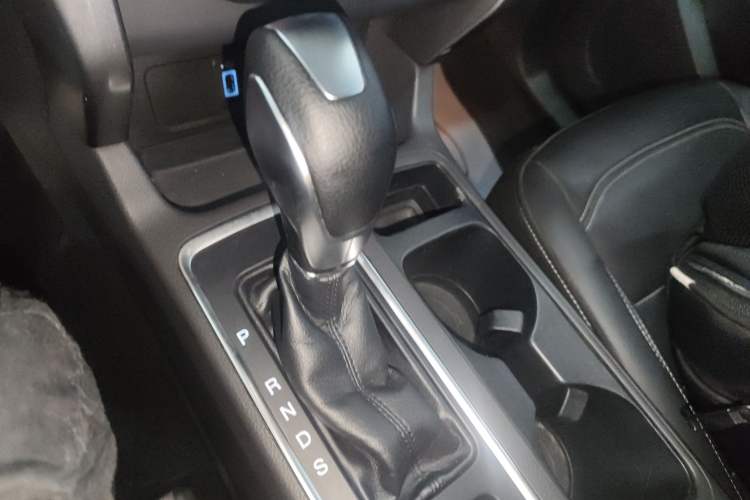 Used Ford Kuga 2017 EcoBoost 180 Two-Wheel-Drive Platinum Edition Gear Lever