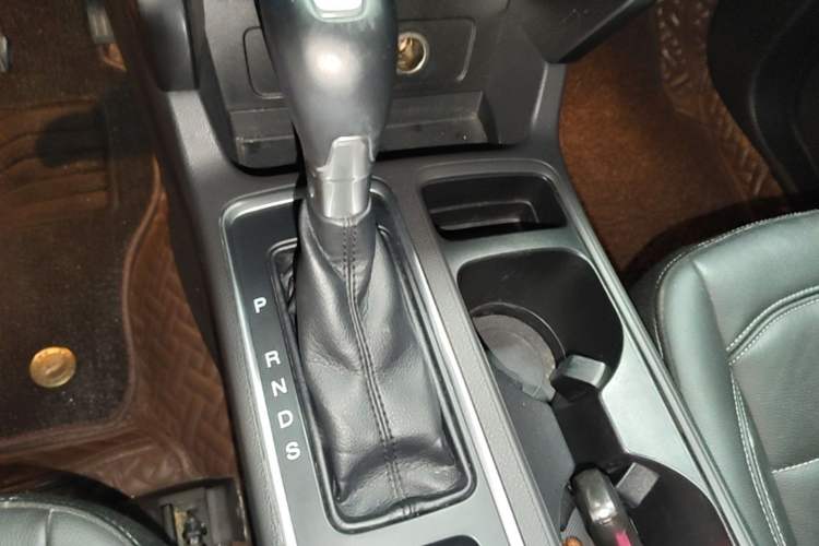 Used Ford Kuga 2017 EcoBoost 245 Four-Wheel Drive Platinum Edition Gear Lever