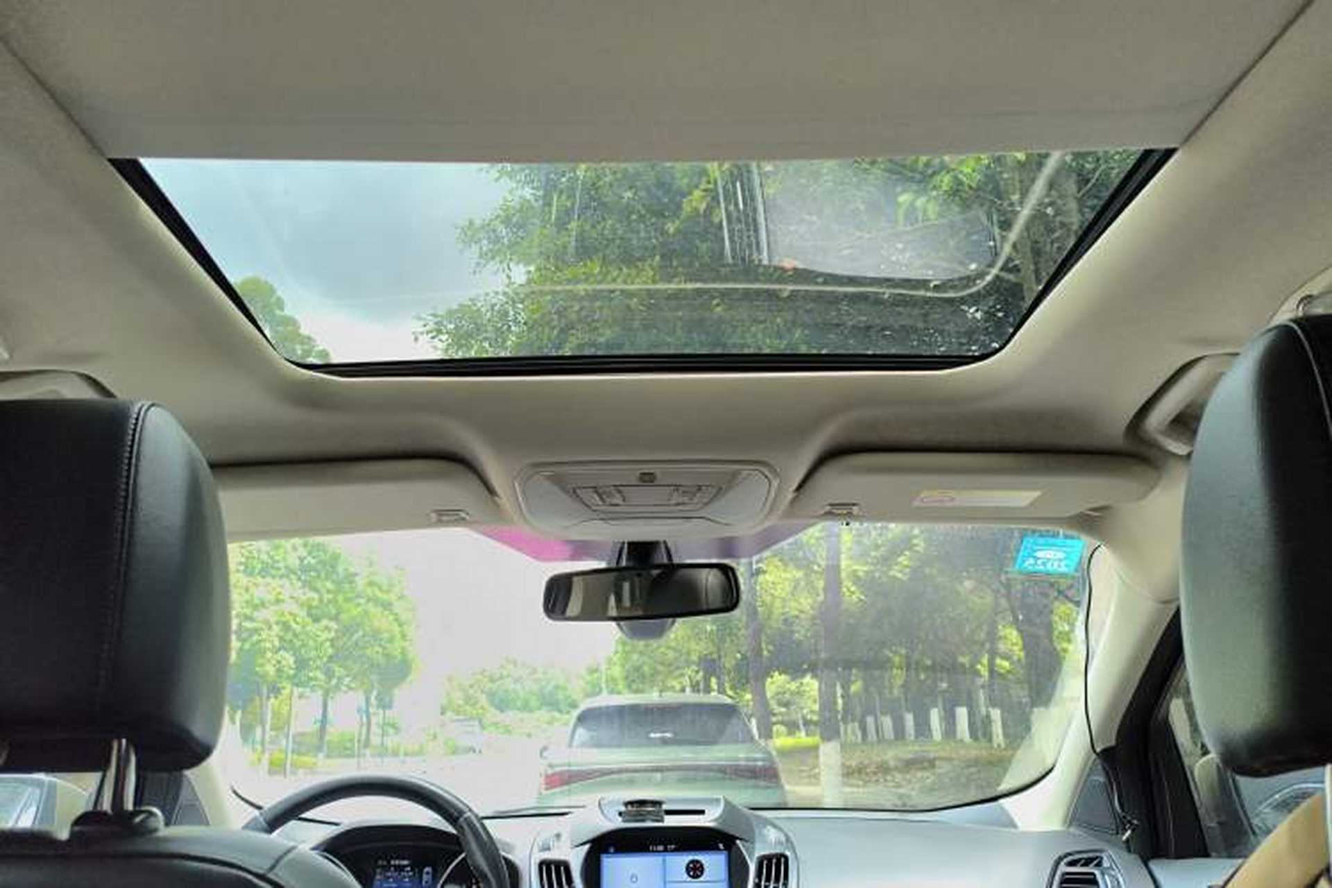 Used Ford Kuga 2017 EcoBoost 180 Two-Wheel-Drive Luxury Wing Edition Headliner