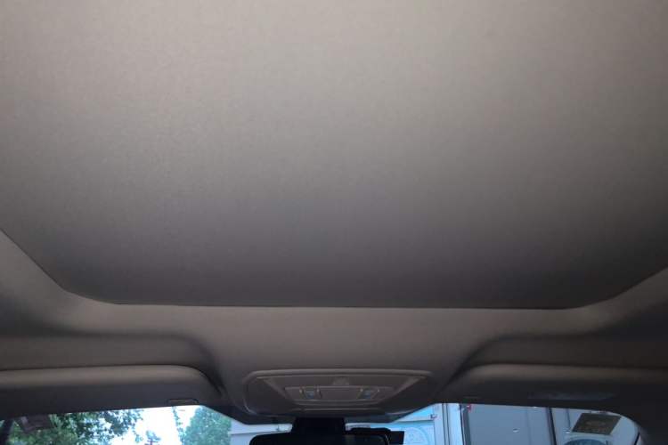 Used Ford Kuga 2017 EcoBoost 180 Two-Wheel-Drive Luxury Wing Edition Headliner