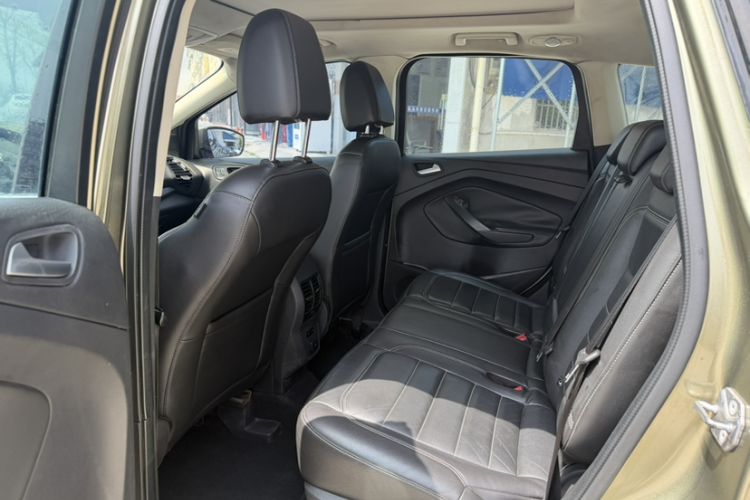 Used Ford Kuga 2017 EcoBoost 180 Two-Wheel-Drive Platinum Edition Interior 1