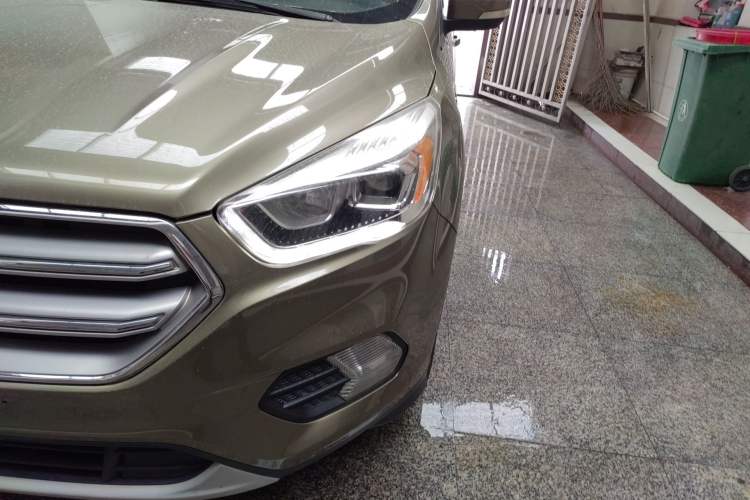 Used Ford Kuga 2017 EcoBoost 180 Two-Wheel-Drive Platinum Edition Left Front Headlight