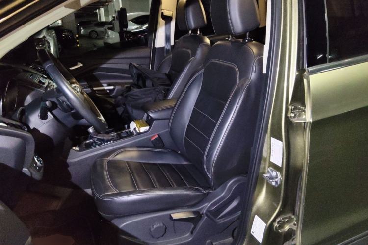 Used Ford Kuga 2017 EcoBoost 180 Two-Wheel-Drive Platinum Edition Left Front Seat