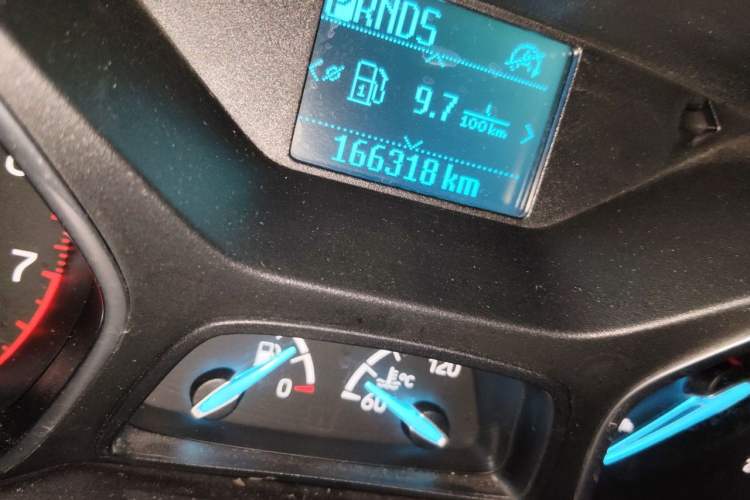 Used Ford Kuga 2017 EcoBoost 180 Two-Wheel-Drive Platinum Edition Odometer Close Up