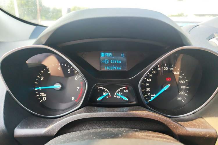 Used Ford Kuga 2017 EcoBoost 180 Two-Wheel-Drive Tiger Leap Model Odometer Close Up