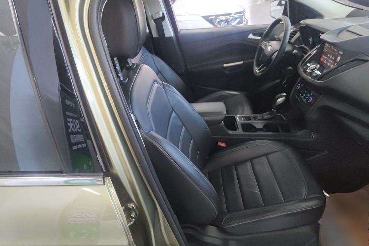 Used Ford Kuga 2017 EcoBoost 180 Two-Wheel-Drive Platinum Edition Right Front Seat