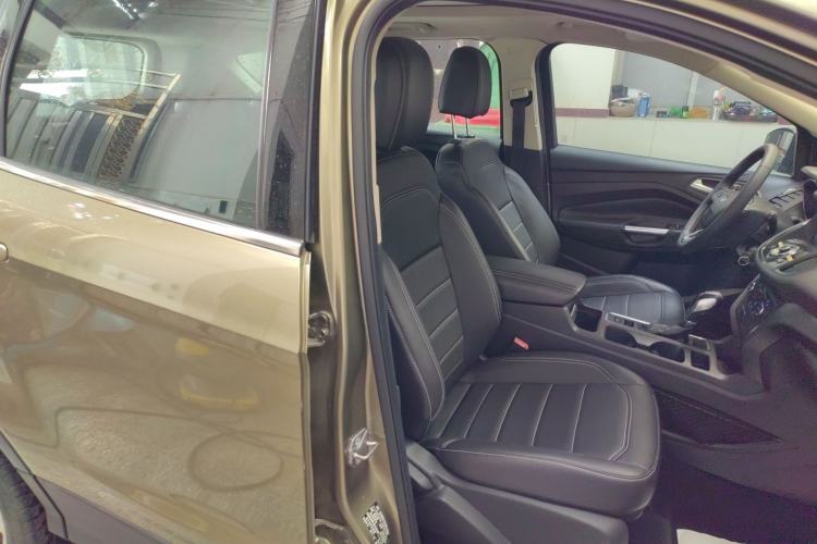 Used Ford Kuga 2017 EcoBoost 180 Two-Wheel-Drive Platinum Edition Right Front Seat