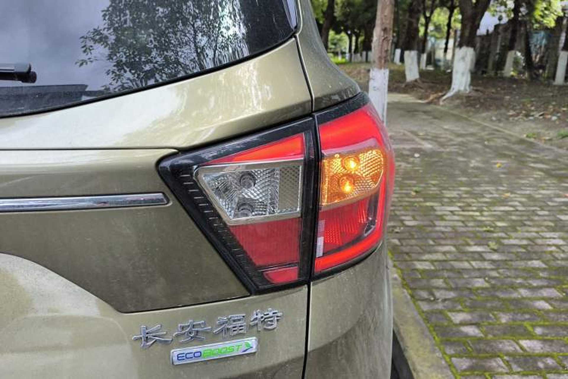 Used Ford Kuga 2017 EcoBoost 180 Two-Wheel-Drive Luxury Wing Edition Right Rear Taillight