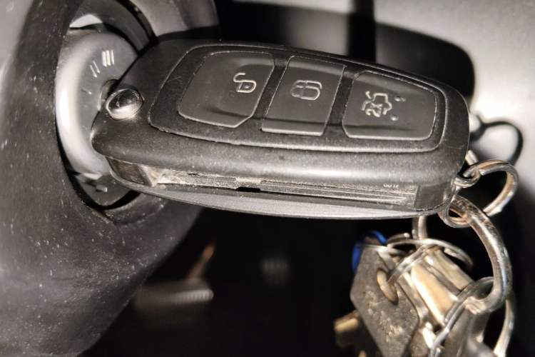 Used Ford Kuga 2017 EcoBoost 180 Two-Wheel-Drive Platinum Edition Vehicle Key
