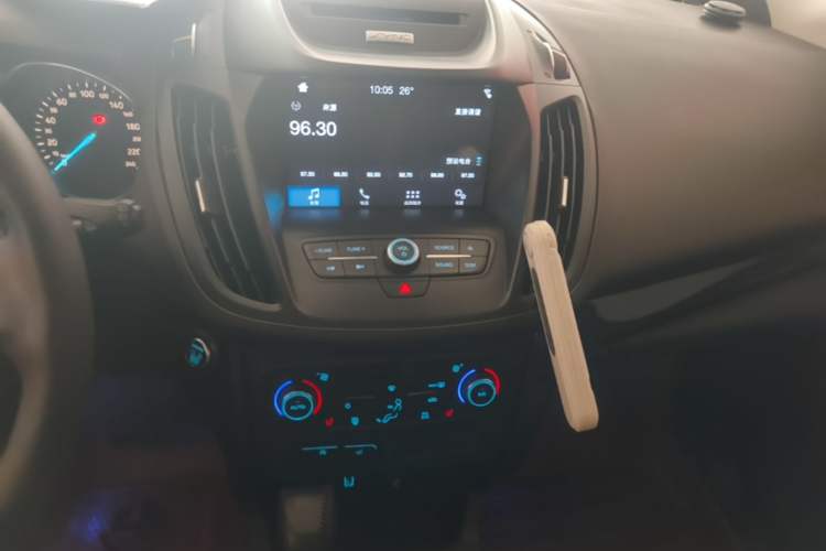 Used Ford Kuga 2017 EcoBoost 180 Two-Wheel-Drive Luxury Wing Edition Audio And AC Panel