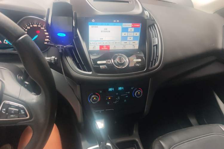 Used Ford Kuga 2017 EcoBoost 180 Two-Wheel-Drive Tiger Leap Model Audio And AC Panel