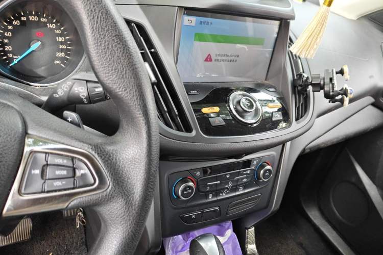 Used Ford Kuga 2017 EcoBoost 180 Two-Wheel-Drive Elite Trim Audio And AC Panel