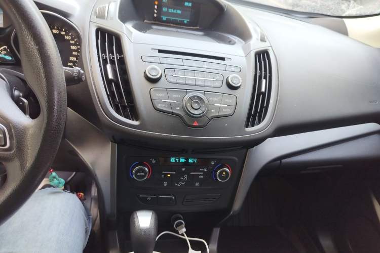 Used Ford Kuga 2017 EcoBoost 180 Two-Wheel-Drive Elite Trim Audio And AC Panel