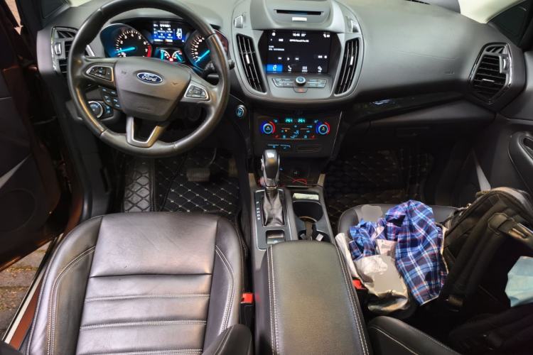 Used Ford Kuga 2017 EcoBoost 180 Two-Wheel-Drive Luxury Wing Edition Center Console