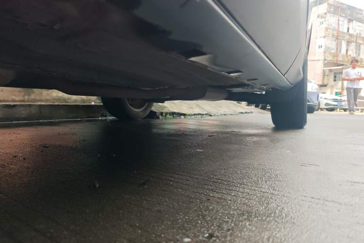 Used Ford Kuga 2017 EcoBoost 180 Two-Wheel-Drive Tiger Leap Model Chassis Front Left