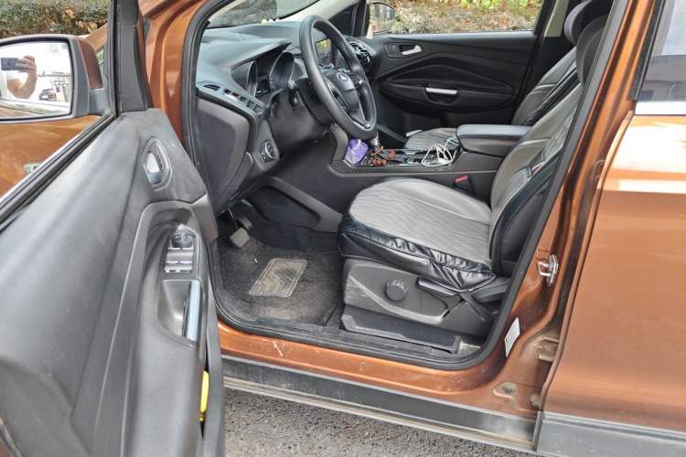 Used Ford Kuga 2017 EcoBoost 180 Two-Wheel-Drive Elite Trim Driver Seat