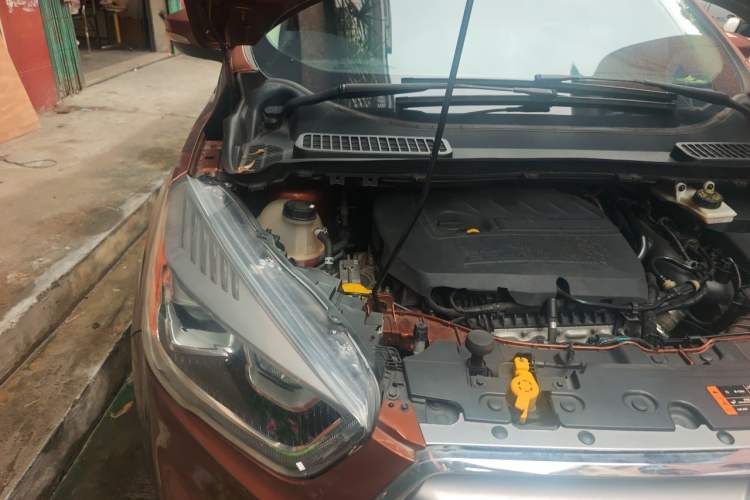 Used Ford Kuga 2017 EcoBoost 180 Two-Wheel-Drive Tiger Leap Model Engine Bay Right