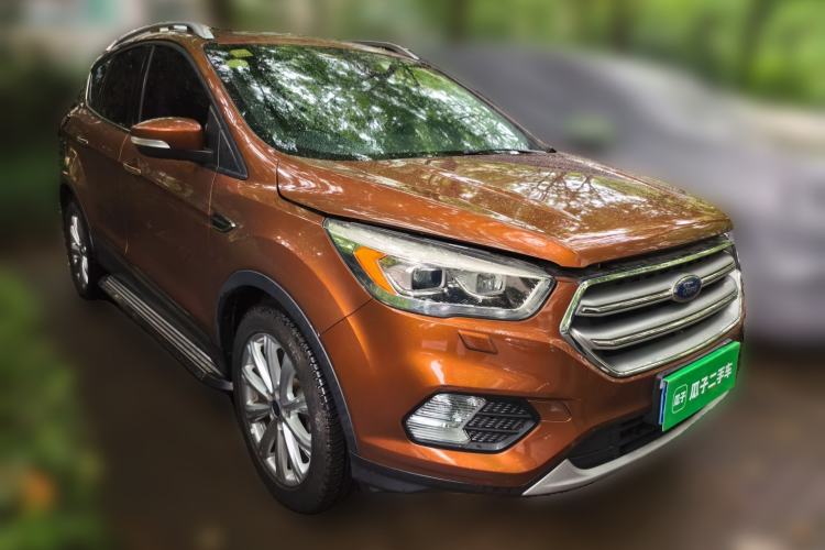 Used Ford Kuga 2017 EcoBoost 180 Two-Wheel-Drive Luxury Wing Edition Front Right 45 Deg