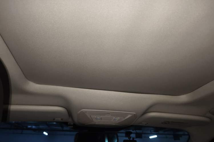 Used Ford Kuga 2017 EcoBoost 180 Two-Wheel-Drive Tiger Leap Model Headliner