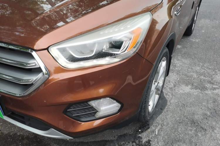 Used Ford Kuga 2017 EcoBoost 180 Two-Wheel-Drive Platinum Edition Left Front Headlight