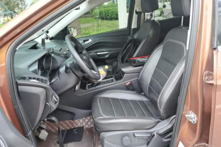 Used Ford Kuga 2017 EcoBoost 180 Two-Wheel-Drive Platinum Edition Left Front Seat