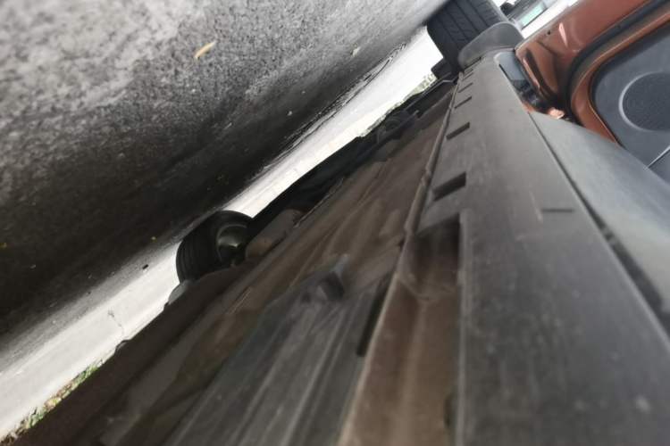 Used Ford Kuga 2017 EcoBoost 180 Two-Wheel-Drive Platinum Edition Left Side Sill