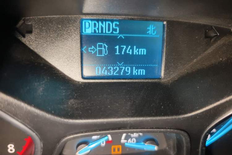 Used Ford Kuga 2017 EcoBoost 180 Two-Wheel-Drive Tiger Leap Model Odometer Close Up