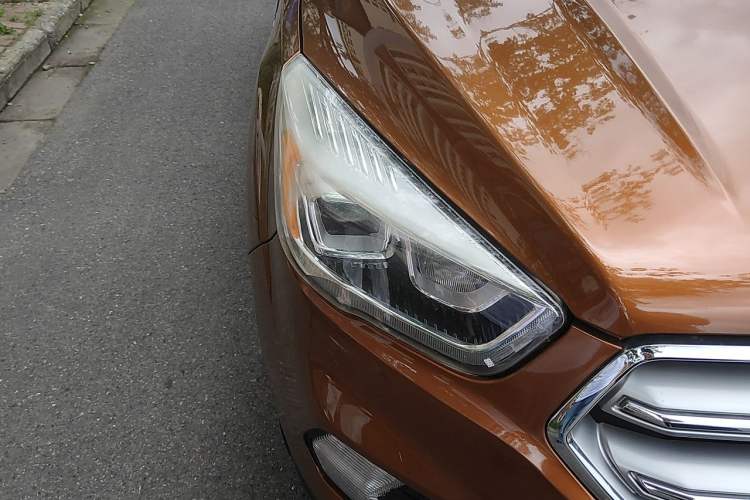 Used Ford Kuga 2017 EcoBoost 180 Four-Wheel Drive Luxury Wing Model Right Front Headlight