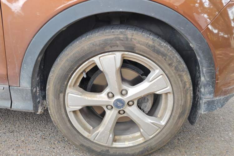 Used Ford Kuga 2017 EcoBoost 180 Two-Wheel-Drive Elite Trim Right Front Wheel Hub