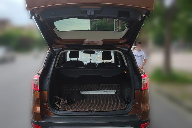 Used Ford Kuga 2017 EcoBoost 180 Four-Wheel Drive Luxury Wing Model Trunk