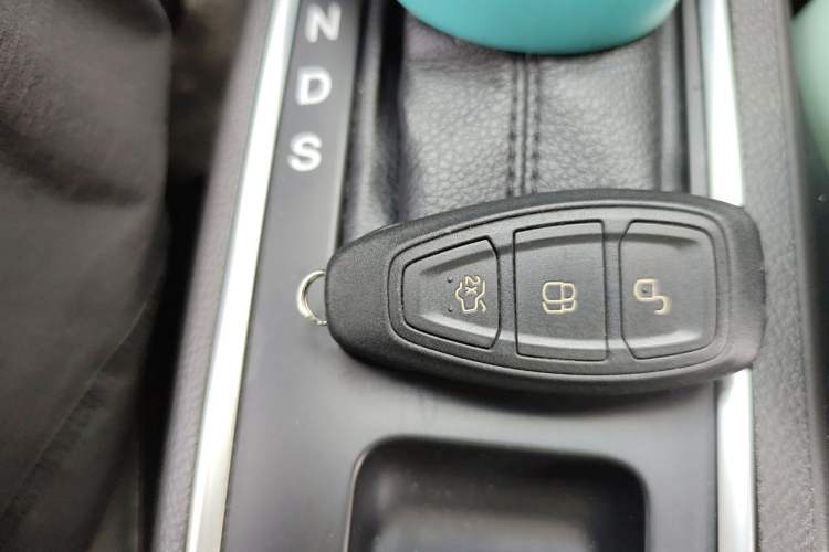 Used Ford Kuga 2017 EcoBoost 180 Two-Wheel-Drive Luxury Wing Edition Vehicle Key