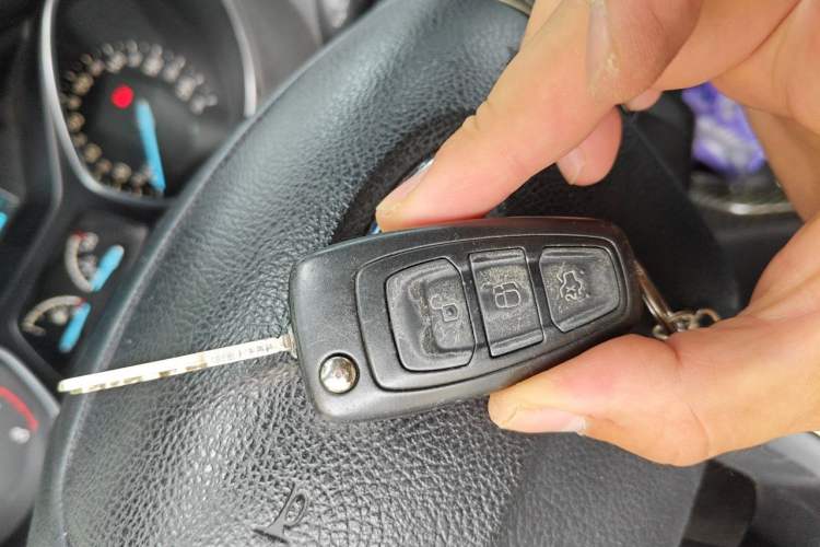 Used Ford Kuga 2017 EcoBoost 180 Two-Wheel-Drive Elite Trim Vehicle Key