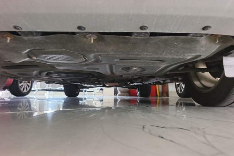 Used Ford Kuga 2017 EcoBoost 180 Two-Wheel-Drive Tiger Leap Model Chassis Front