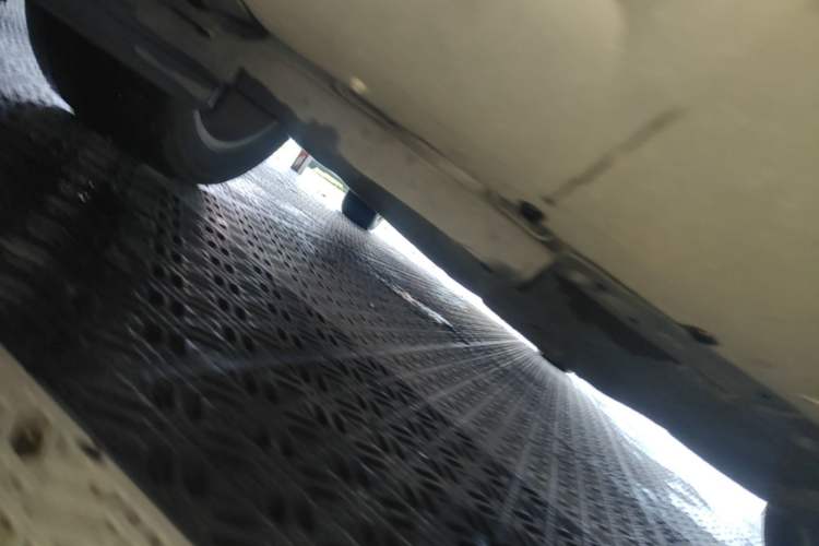 Used Ford Kuga 2017 EcoBoost 180 Two-Wheel-Drive Tiger Leap Model Chassis Front Right