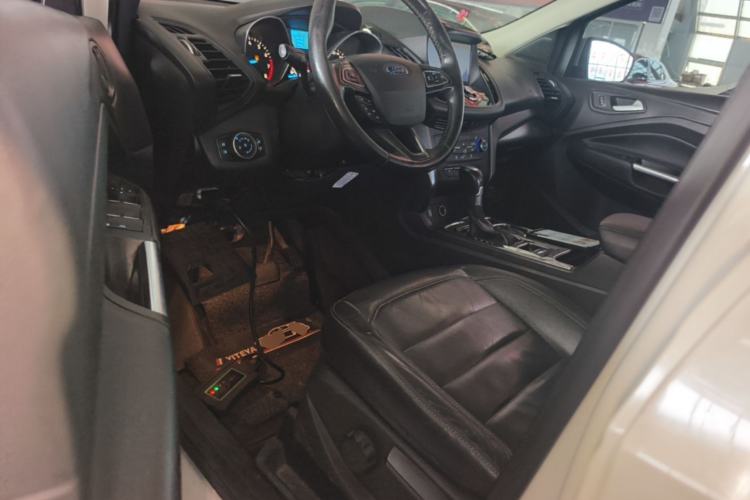 Used Ford Kuga 2017 EcoBoost 180 Two-Wheel-Drive Tiger Leap Model Driver Seat
