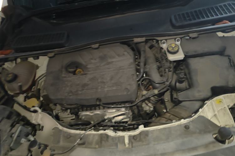 Used Ford Kuga 2017 EcoBoost 180 Two-Wheel-Drive Tiger Leap Model Engine Bay