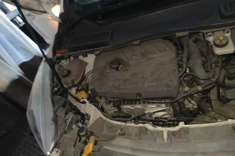 Used Ford Kuga 2017 EcoBoost 180 Two-Wheel-Drive Tiger Leap Model Engine Bay Right
