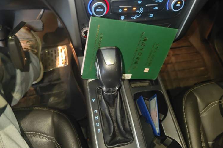 Used Ford Kuga 2017 EcoBoost 180 Two-Wheel-Drive Tiger Leap Model Gear Lever