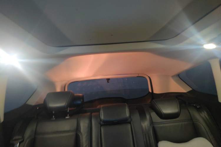 Used Ford Kuga 2017 EcoBoost 180 Two-Wheel-Drive Luxury Wing Edition Headliner