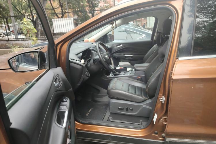 Used Ford Kuga 2017 EcoBoost 245 Four-Wheel-Drive Sport Model Left Front Seat