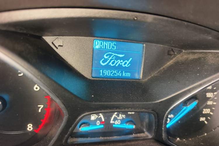 Used Ford Kuga 2017 EcoBoost 180 Two-Wheel-Drive Tiger Leap Model Odometer Close Up