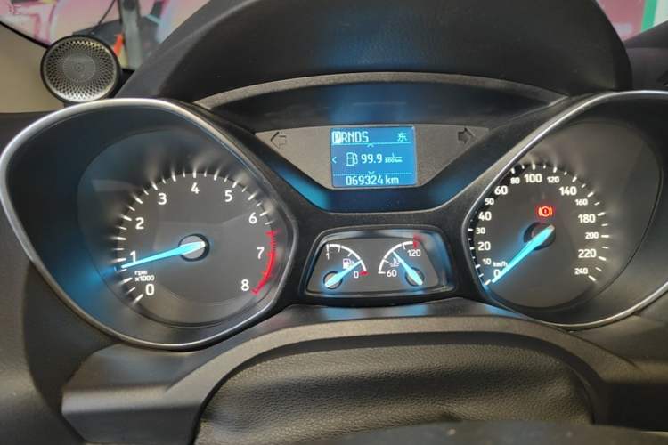 Used Ford Kuga 2017 EcoBoost 180 Two-Wheel-Drive Tiger Leap Model Odometer Close Up