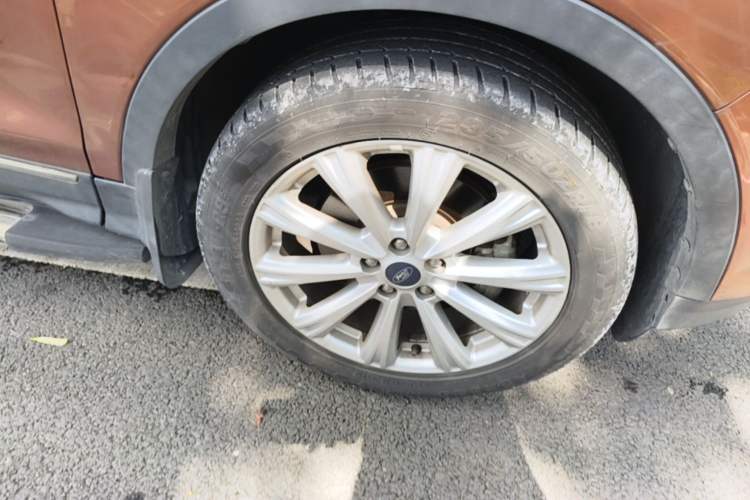 Used Ford Kuga 2017 EcoBoost 245 4x4 Prestige Edition Right Front Wheel Hub