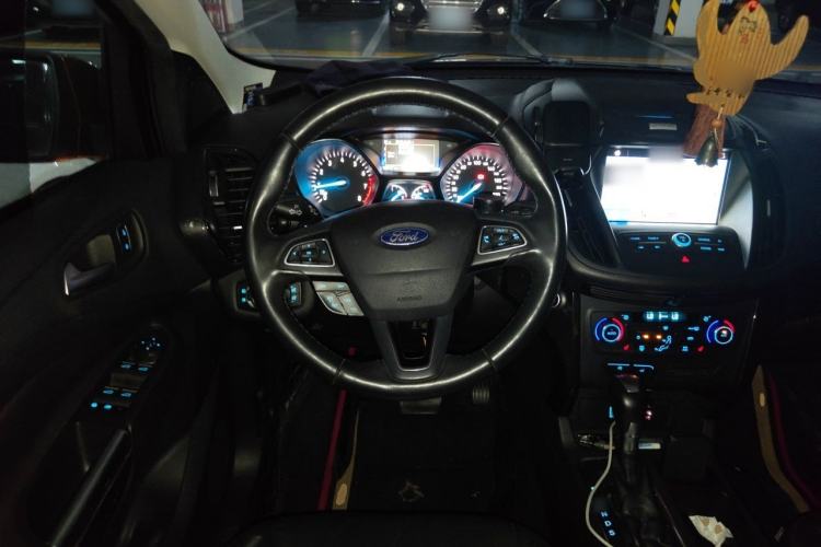 Used Ford Kuga 2017 EcoBoost 180 Two-Wheel-Drive Luxury Wing Edition Steering Wheel