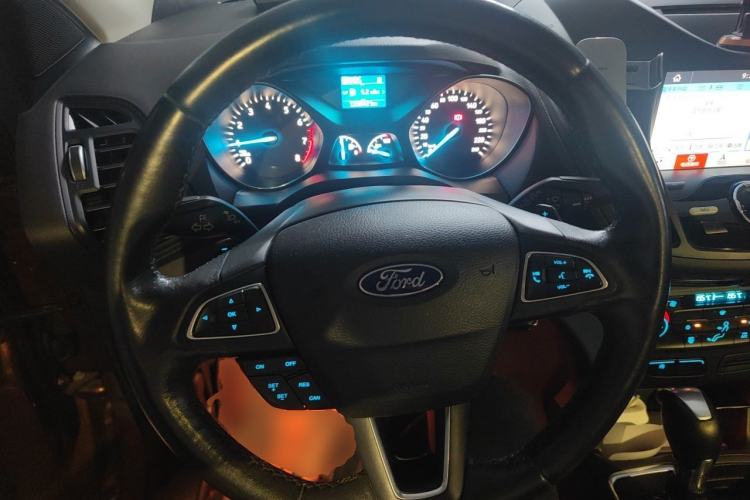 Used Ford Kuga 2017 EcoBoost 180 Two-Wheel-Drive Luxury Wing Edition Steering Wheel