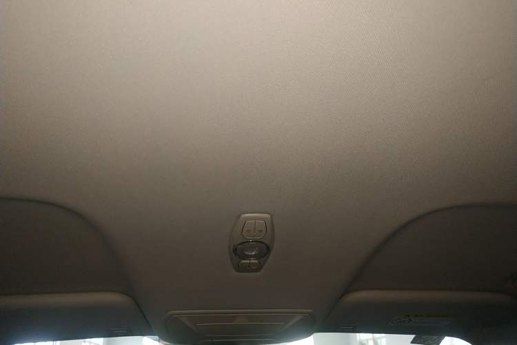 Used Ford Kuga 2017 EcoBoost 180 Two-Wheel-Drive Elite Trim Headliner